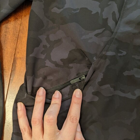 Lululemon pack it up women's jacket in camo in size 4 - Picture 8 of 13